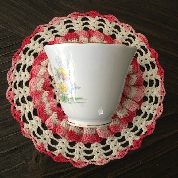 Colclough Pastel Spring Flowers English Bone China Teacup & Saucer Set - Picture 8 of 11